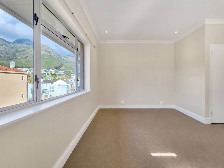 To Let 2 Bedroom Property for Rent in Oranjezicht Western Cape